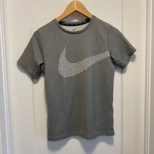 Nike Gray Short Sleeve Kids Tee 10-12Y
